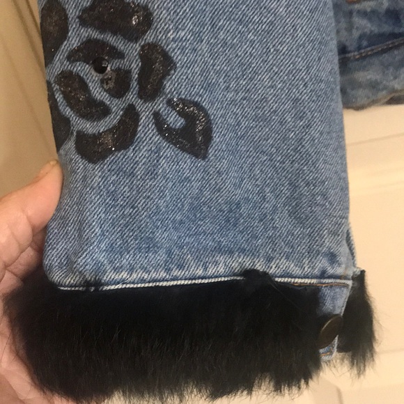 Vintage Jean Jacket with faux fur, Medium - Picture 5 of 7
